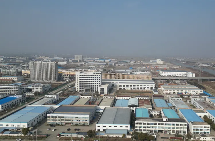 �����ܼУ��ӽ���С��ȫ���г��Ĳ�ҵ����