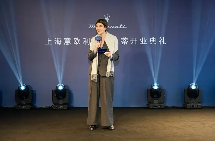 ��ɯ�����Ϻ�ȫ��չ������ʽ��ѧ�ں������ʽ׿Խ����